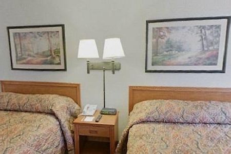 Americas Best Value Inn-Saginaw South Chambre photo